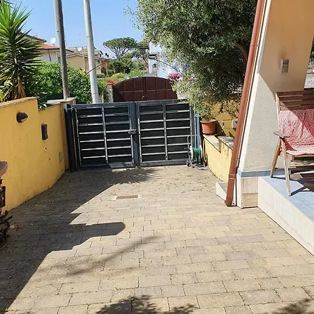Villino Moderno Con Giardino A 90 Metri Dal Mare *
